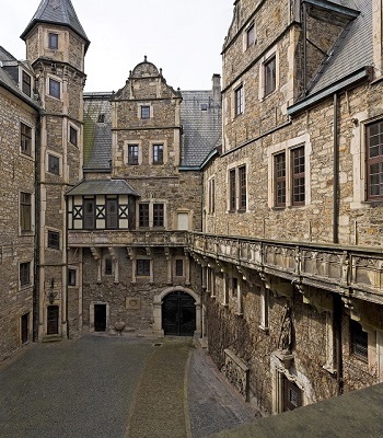 Blick vom Trompetergang in den Innenhof