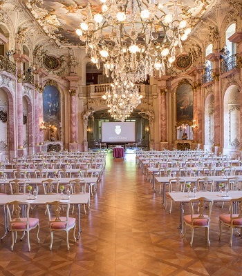 Parlamentarische Bestuhlung im Festsaal